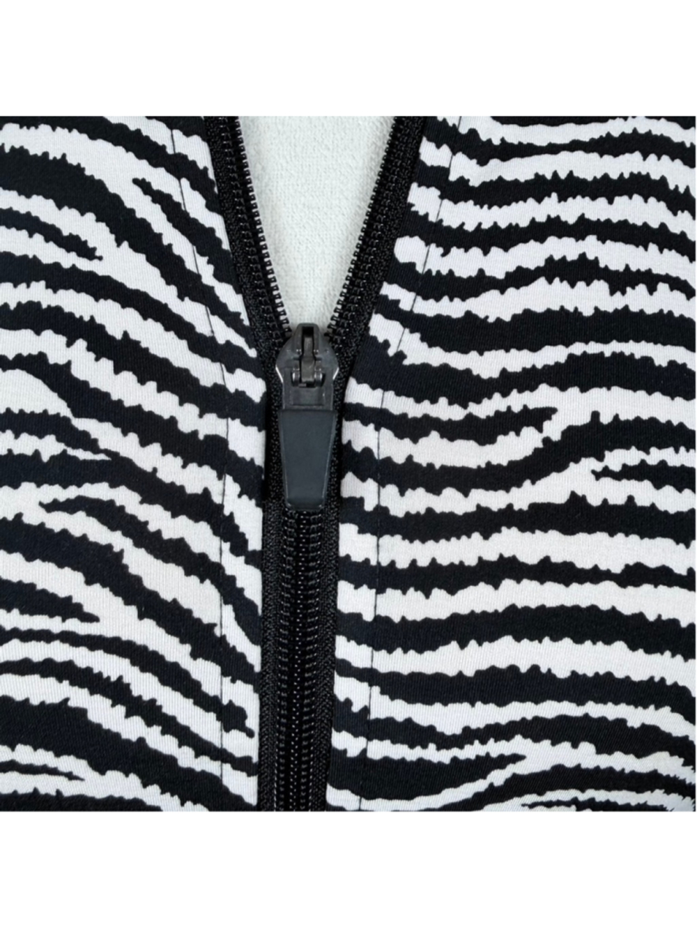J.McLaughlin Billie Zebra Print Full Zip Jacket Golf Active Stretch Jersey Sz S - Picture 10 of 12